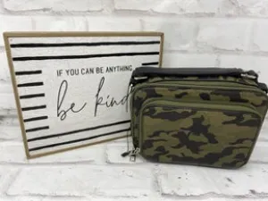 Crossbody purse with two sided zipper pockets