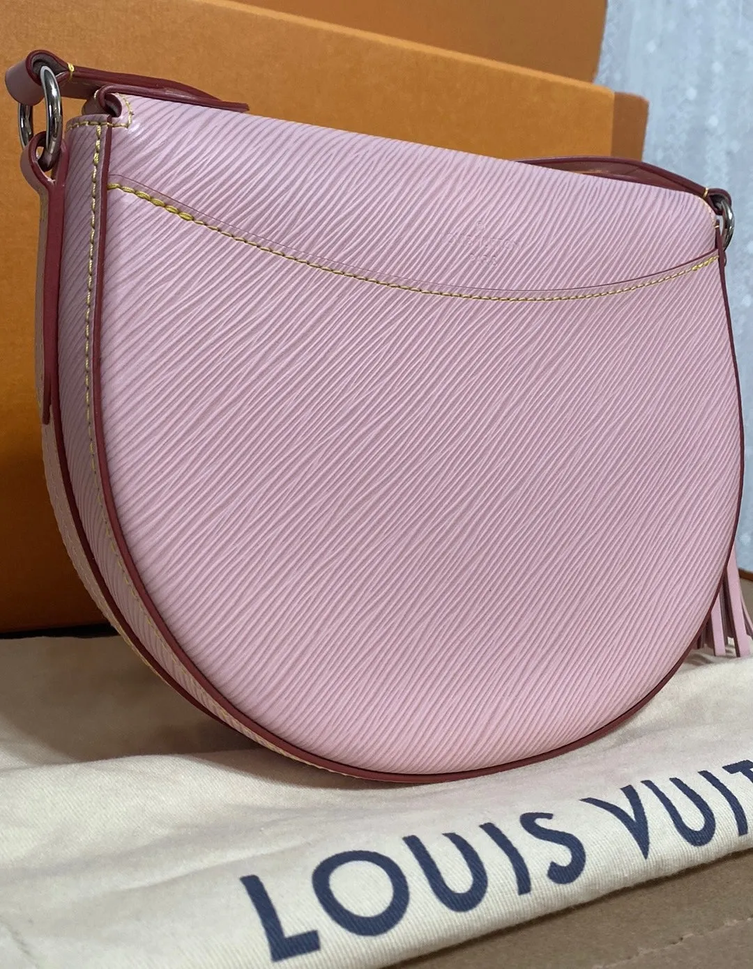 Louis Vuitton Saint Cloud Epi Leather NM Shoulder/Crossbody In Rose Ballerine