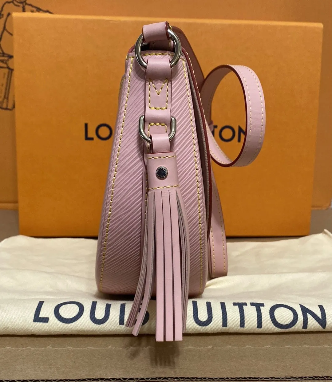 Louis Vuitton Saint Cloud Epi Leather NM Shoulder/Crossbody In Rose Ballerine