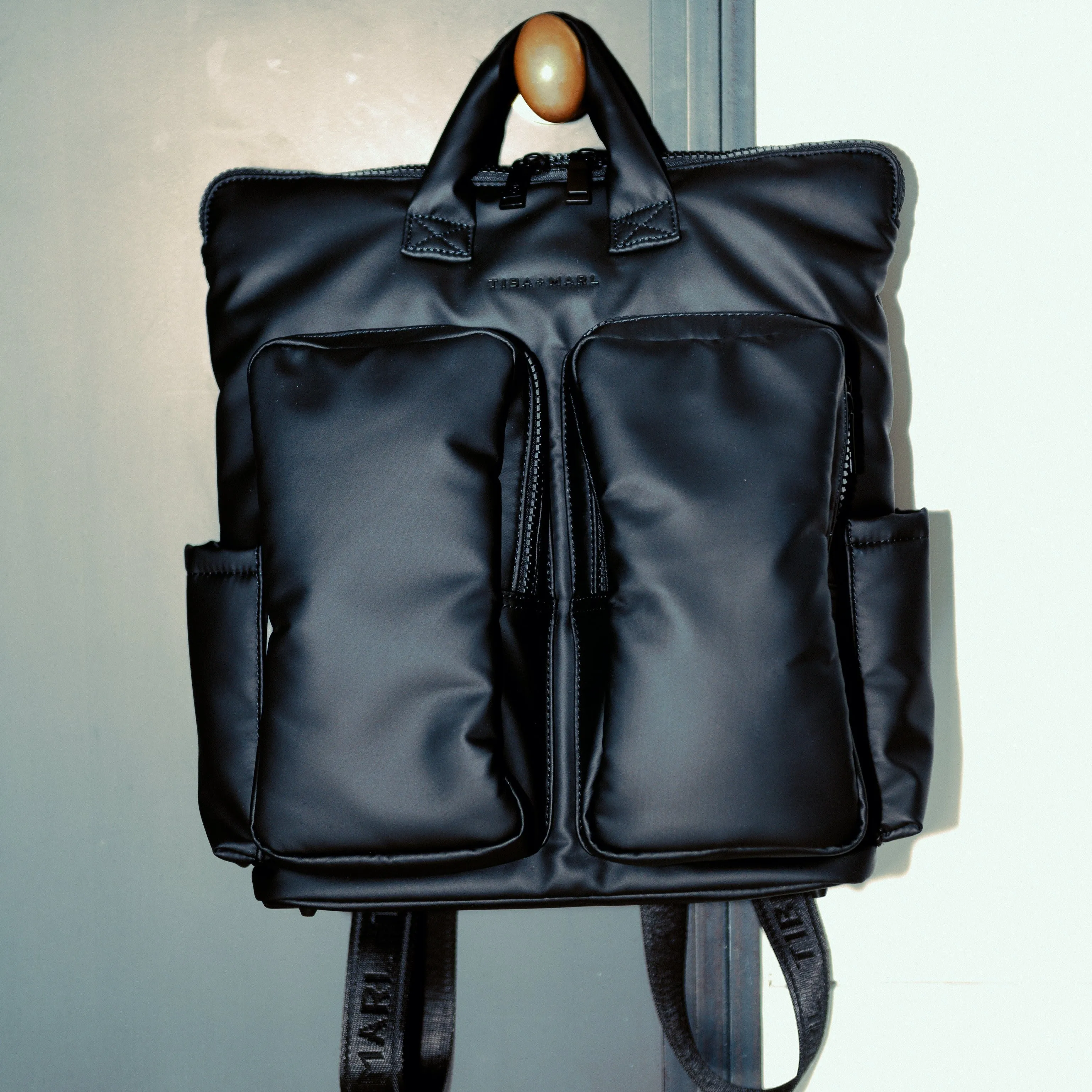 Ozzy Baby Change Tote and Backpack with Mat (Matte Black)